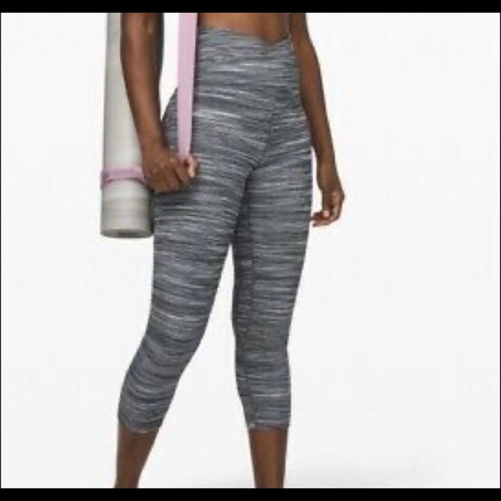 Lululemon align crop HR 21” cross waist size 4 NWOT